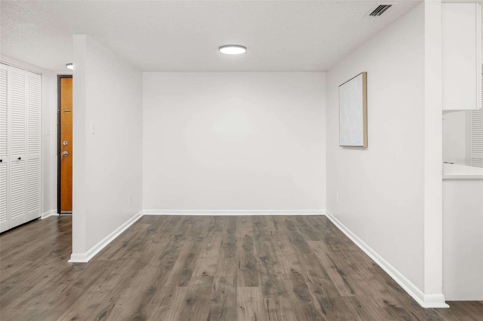 2585 COUNTRYSIDE BLVD #4302