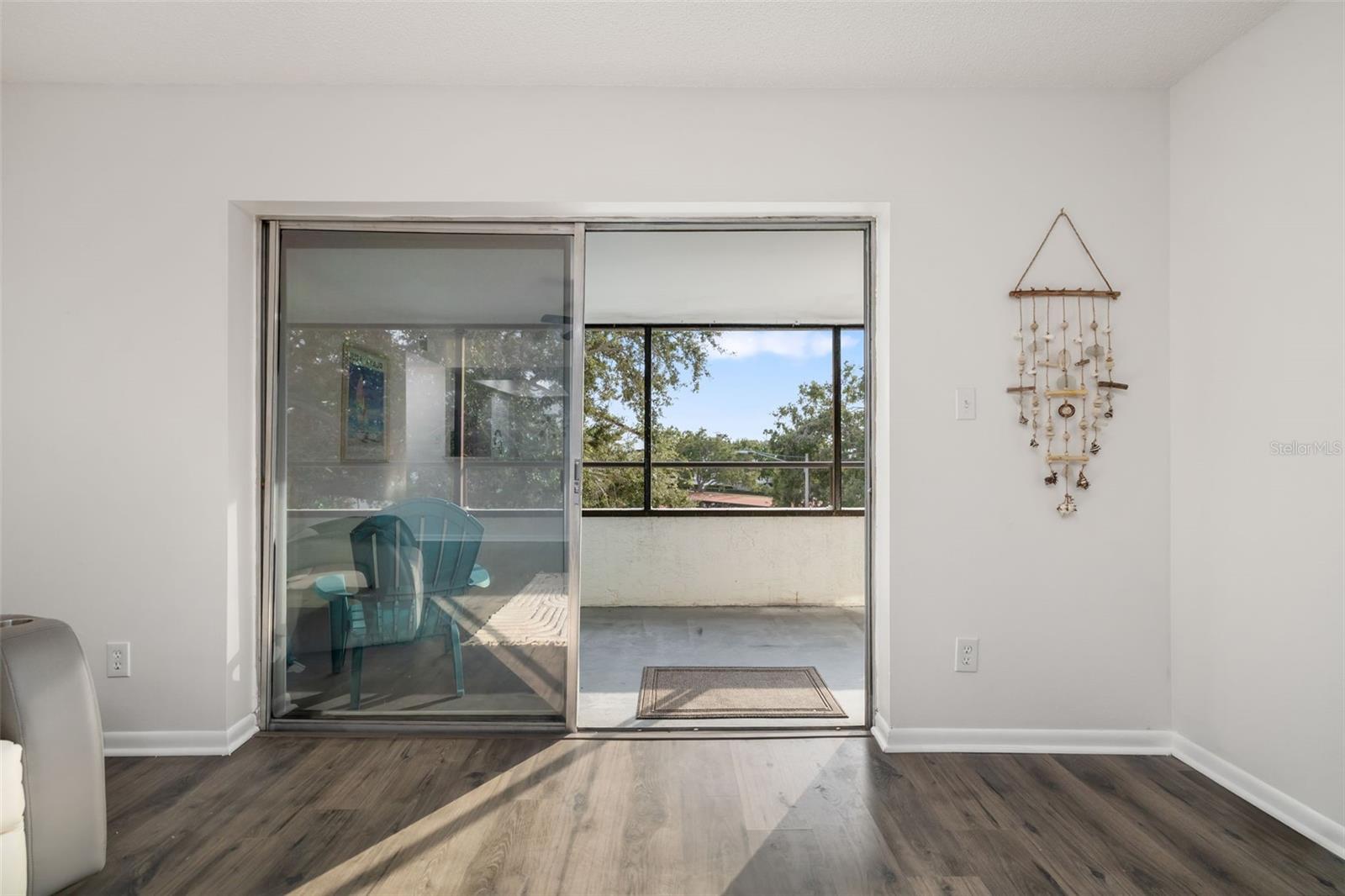 2585 COUNTRYSIDE BLVD #4302