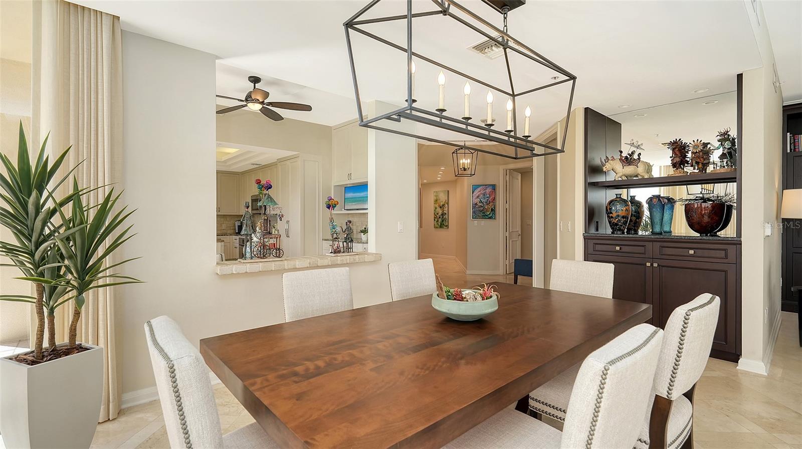 435 L AMBIANCE DR #L707