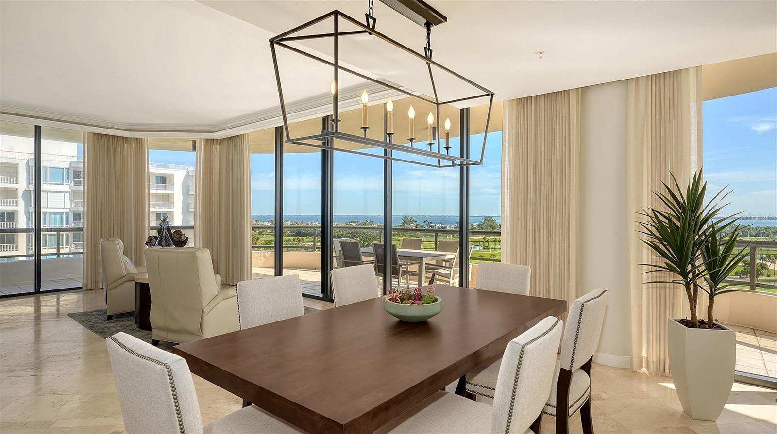 435 L AMBIANCE DR #L707