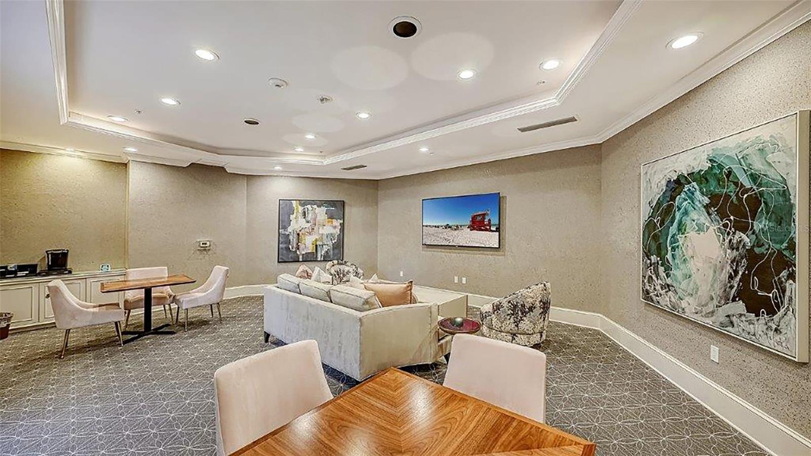 435 L AMBIANCE DR #L707