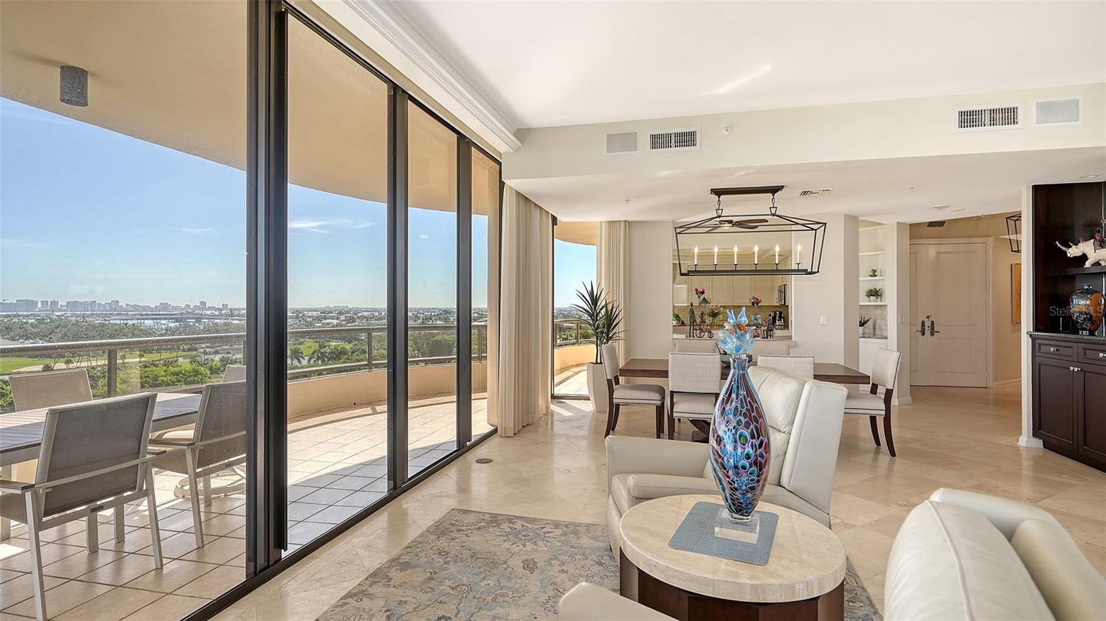 435 L AMBIANCE DR #L707