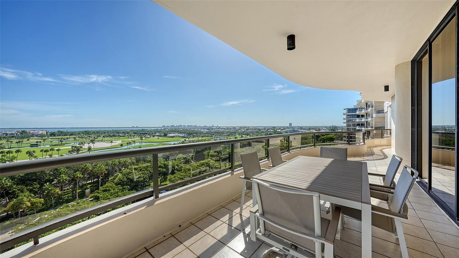 435 L AMBIANCE DR #L707