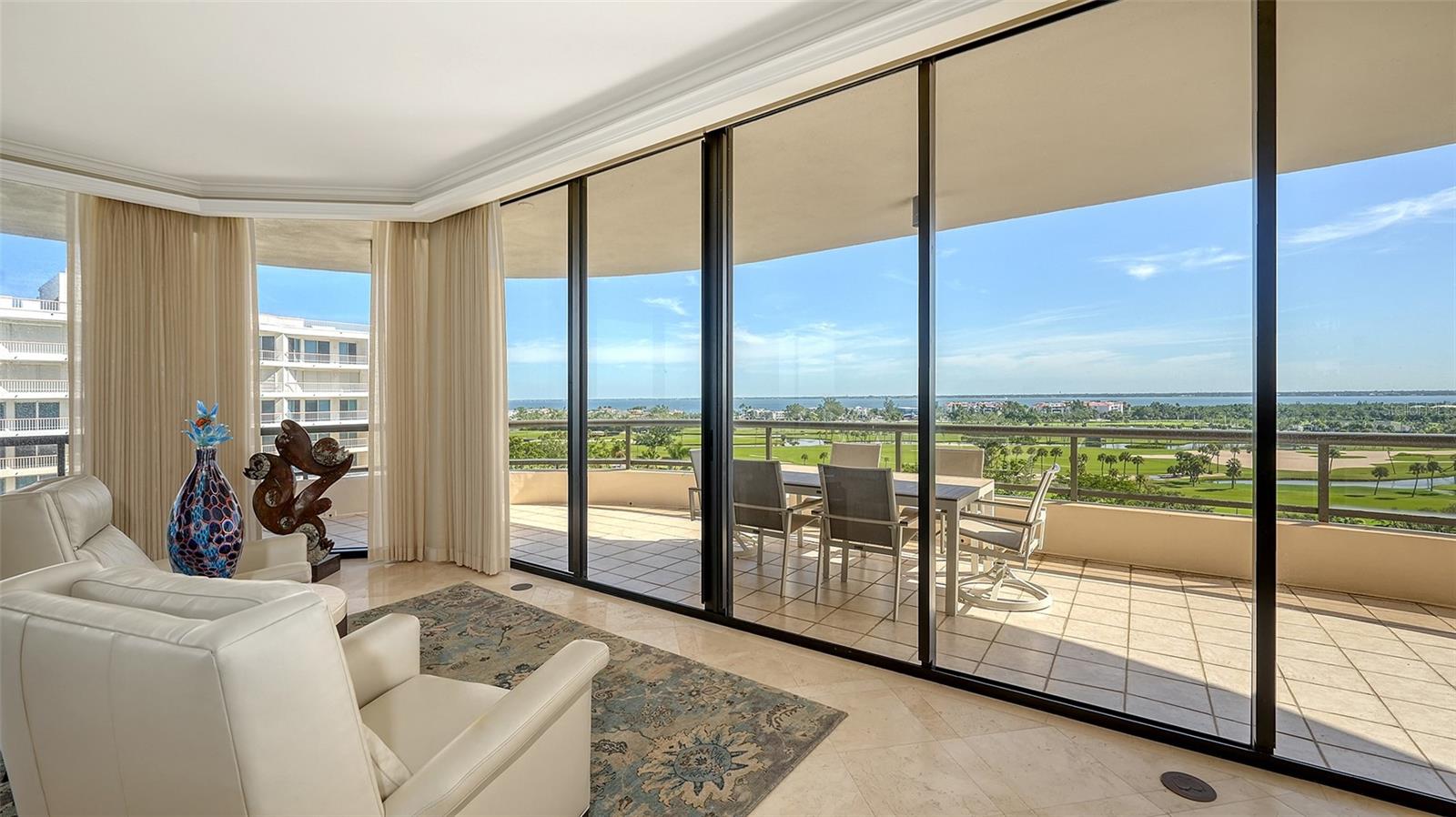 435 L AMBIANCE DR #L707