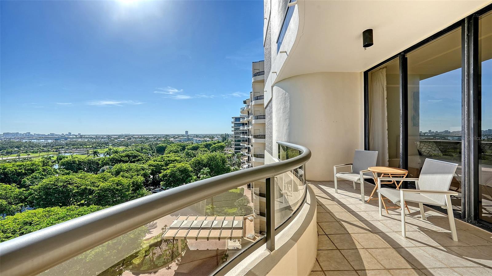 435 L AMBIANCE DR #L707