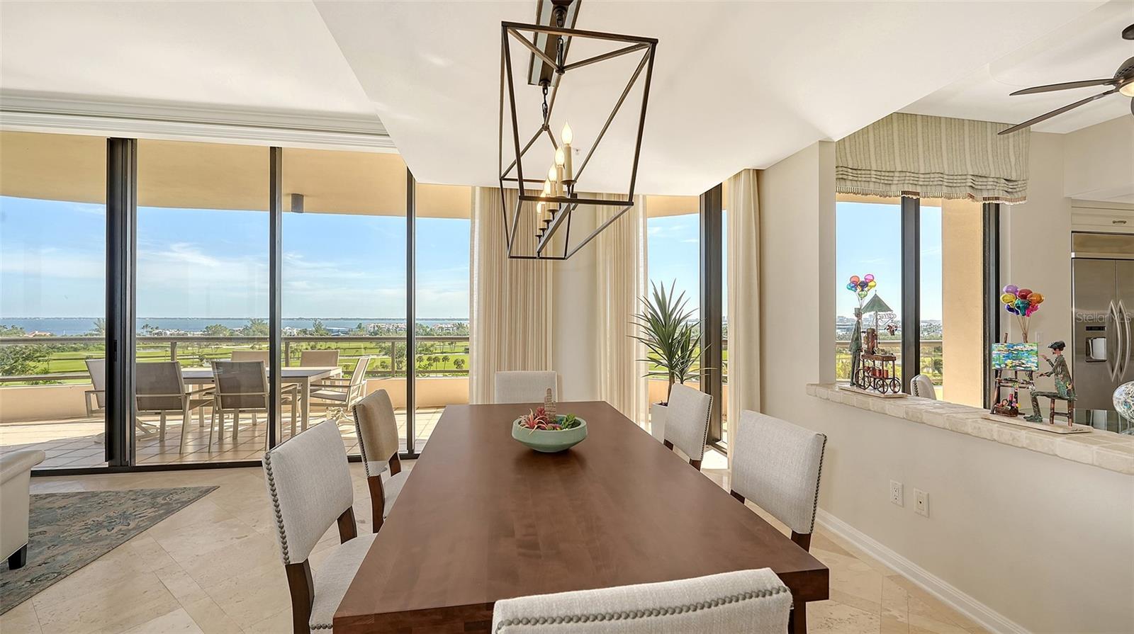 435 L AMBIANCE DR #L707