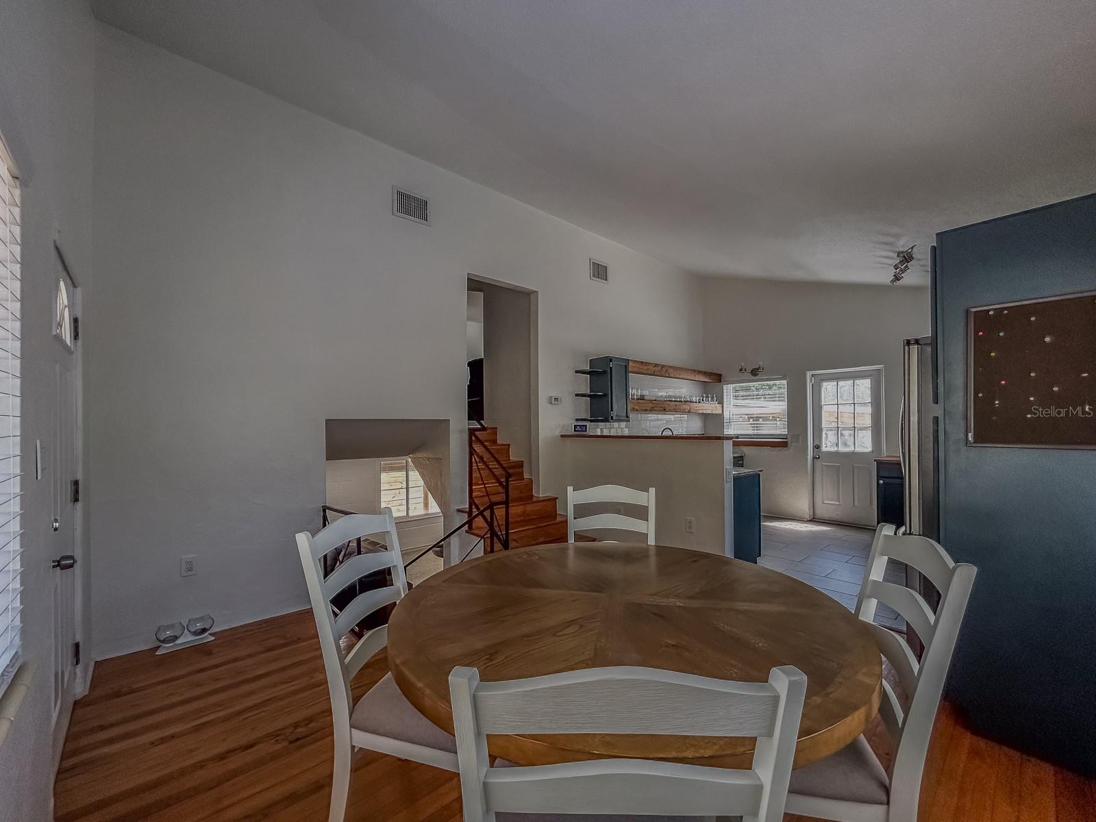 4247 DR MARTIN LUTHER KING JR ST N