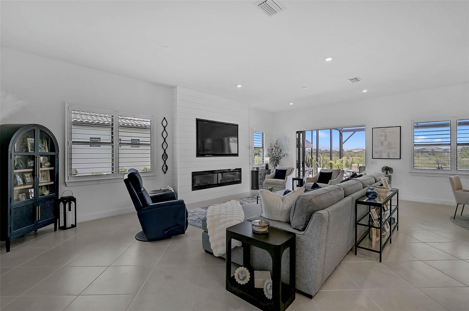 14698 HIDDEN SAWGRASS PATH