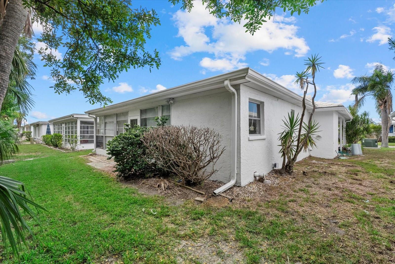 658 SPANISH DR S #108