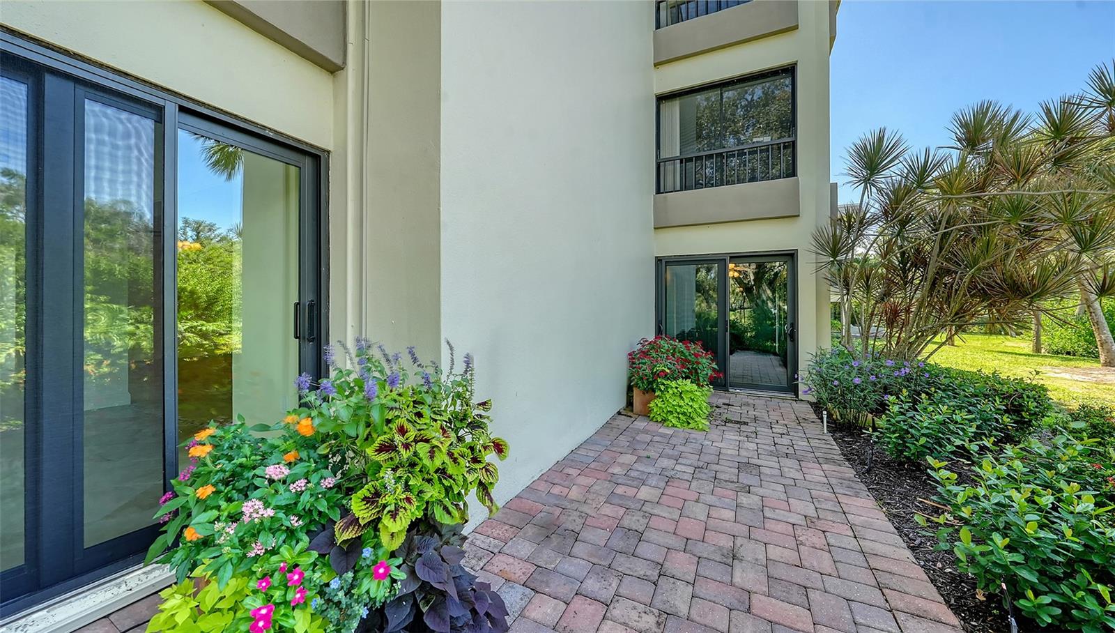 225 HOURGLASS WAY #103