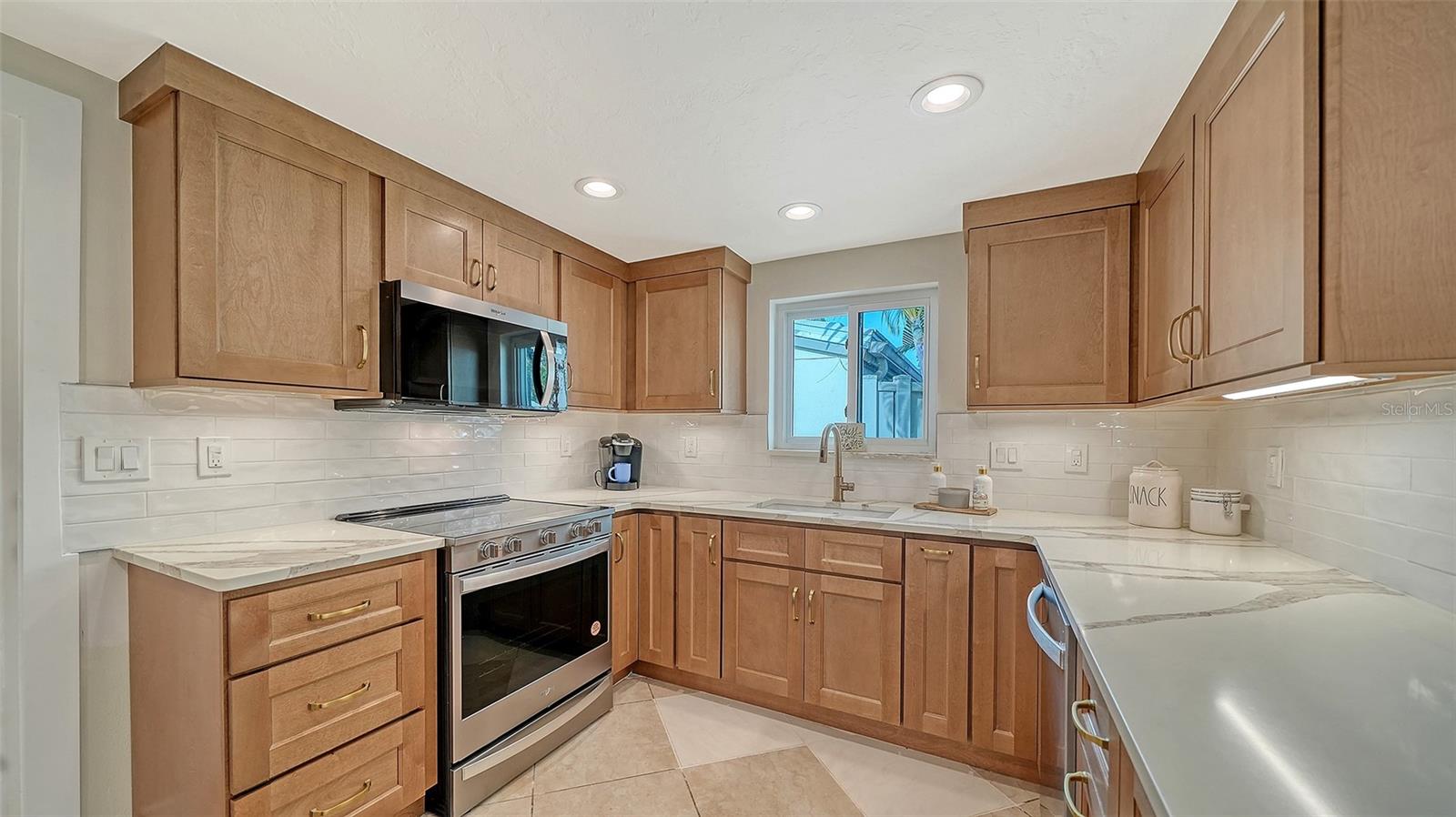 204 HOURGLASS WAY #V9