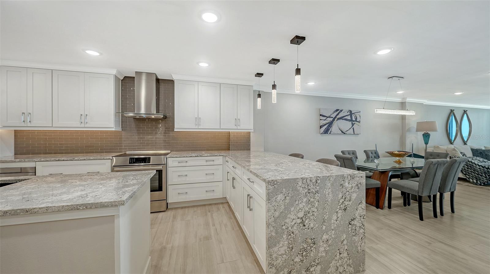 19 WHISPERING SANDS DR #1105