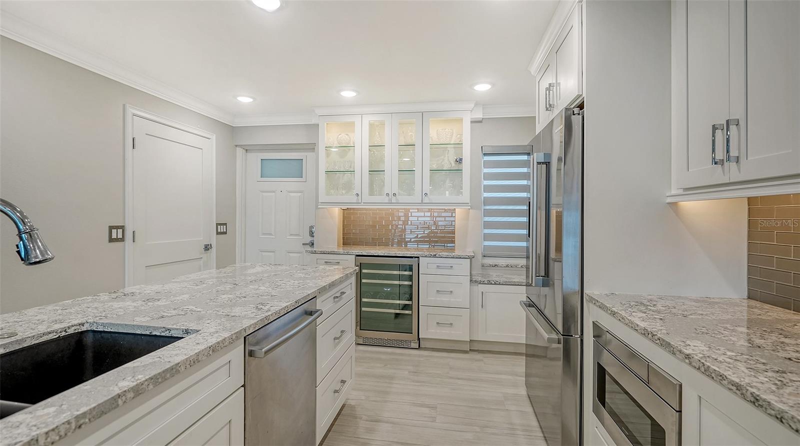 19 WHISPERING SANDS DR #1105
