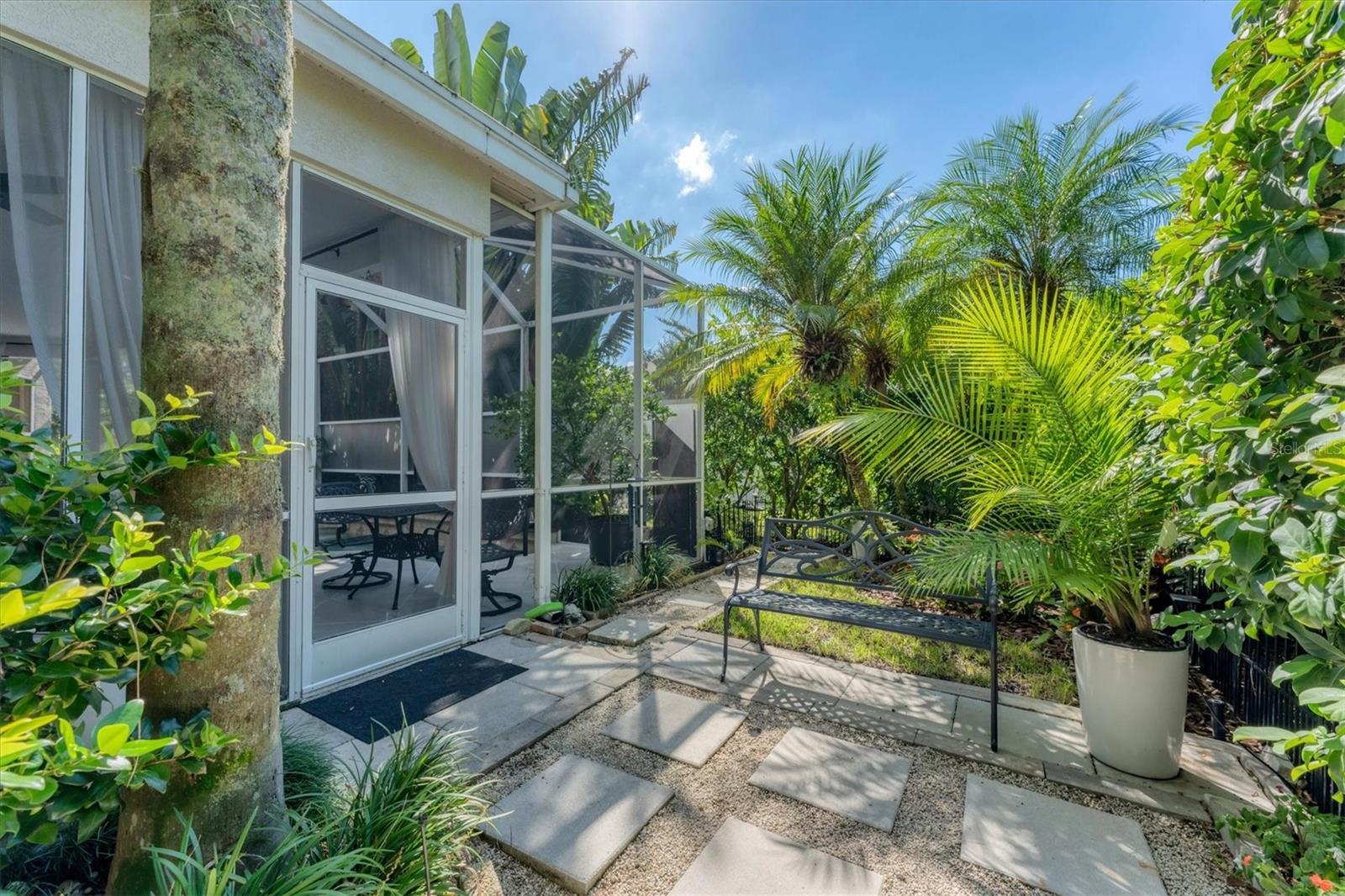6102 SONESTA CT