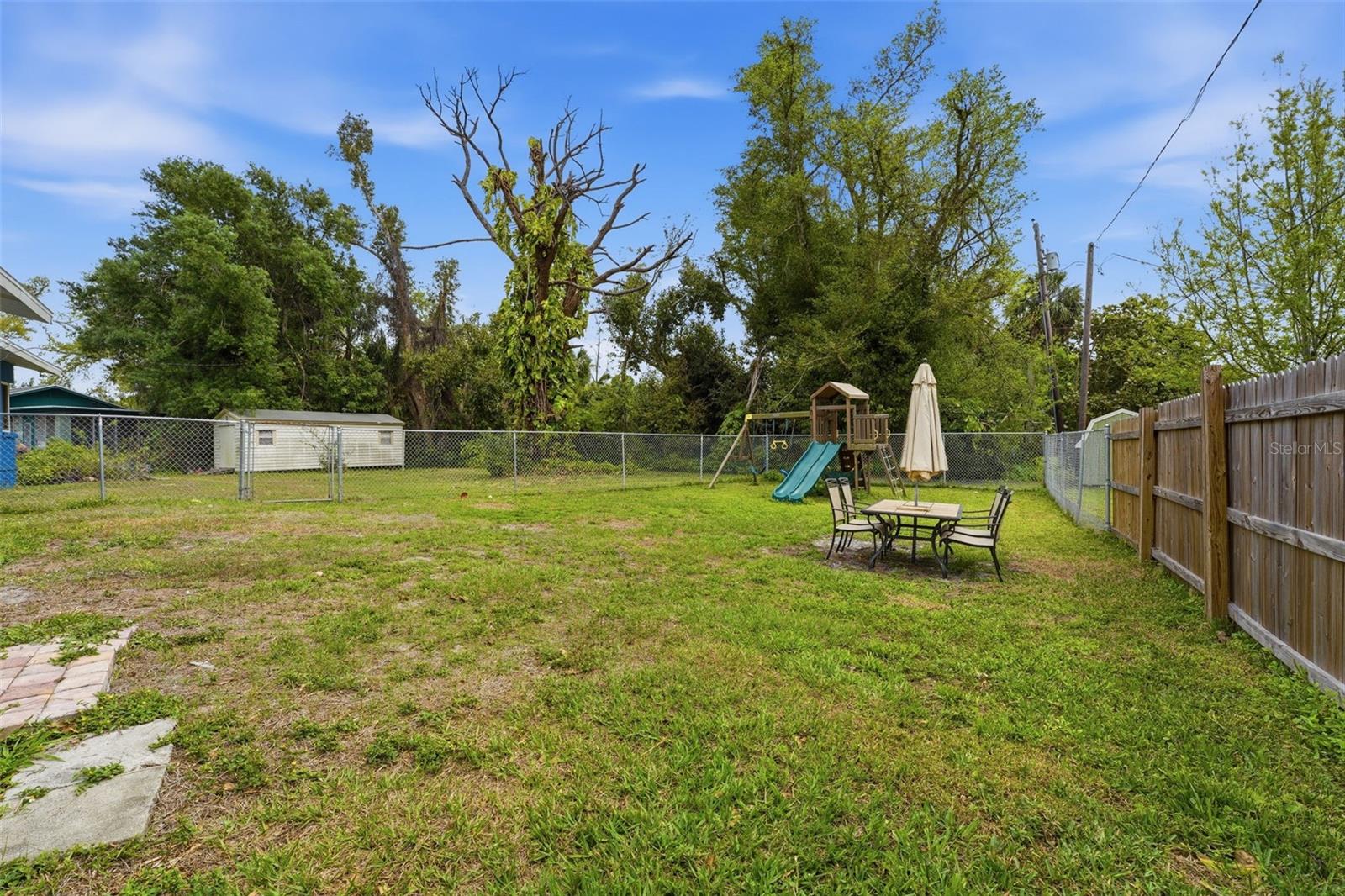 418 EDWARDS DR