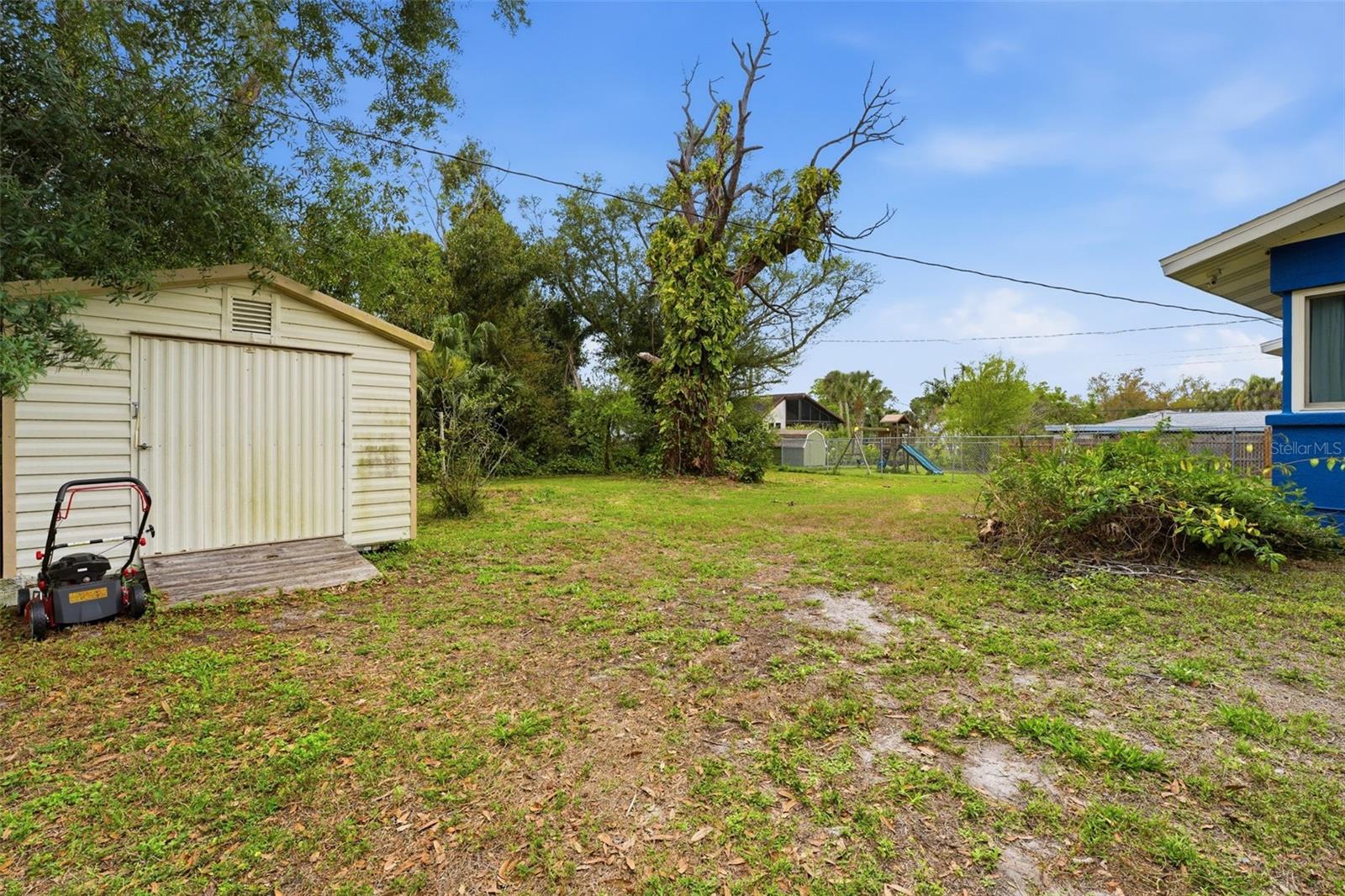 418 EDWARDS DR