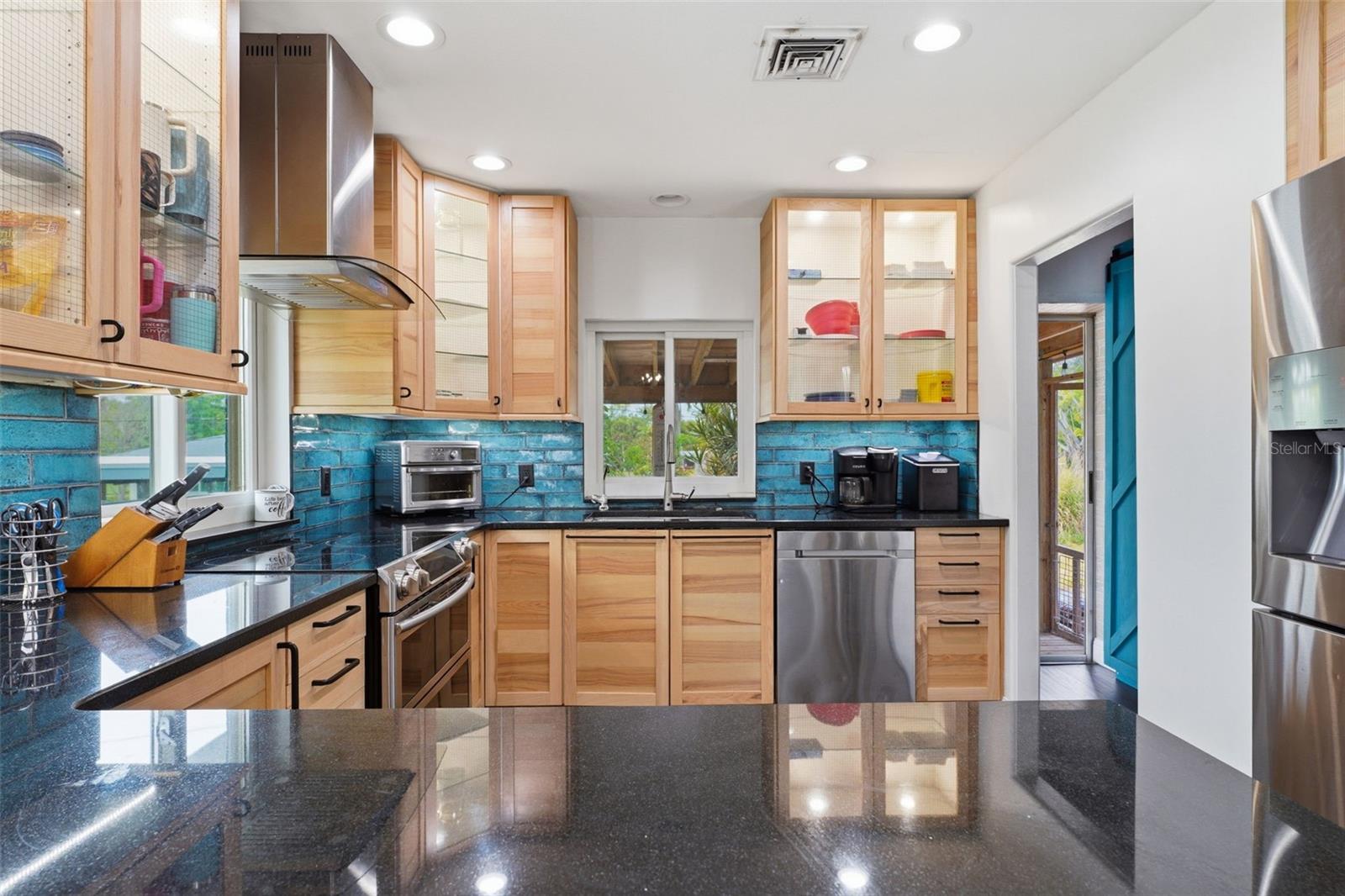 418 EDWARDS DR