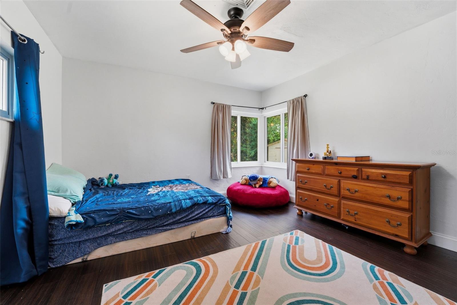 418 EDWARDS DR