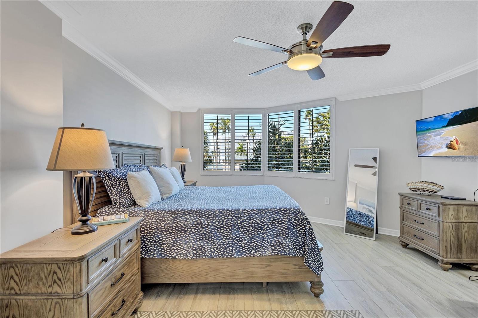 5880 MIDNIGHT PASS RD #306