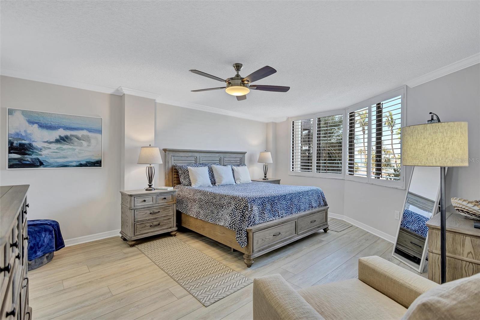 5880 MIDNIGHT PASS RD #306