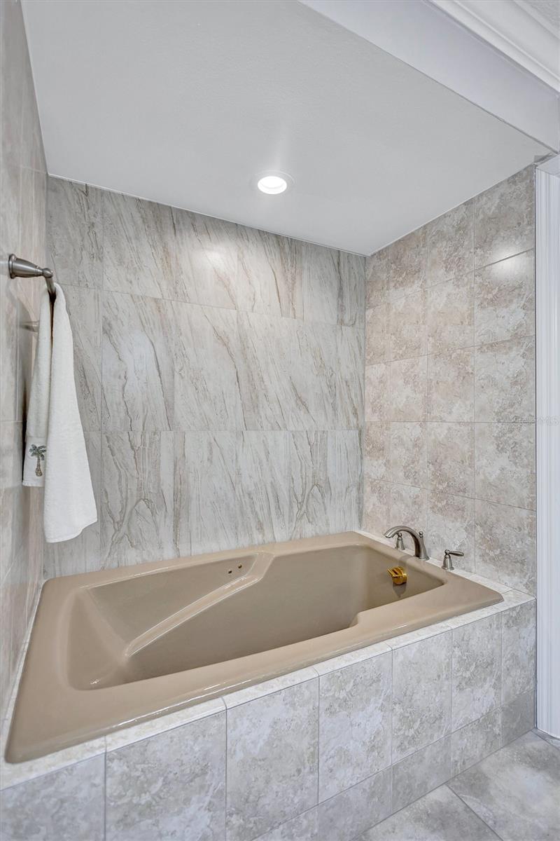 5880 MIDNIGHT PASS RD #306