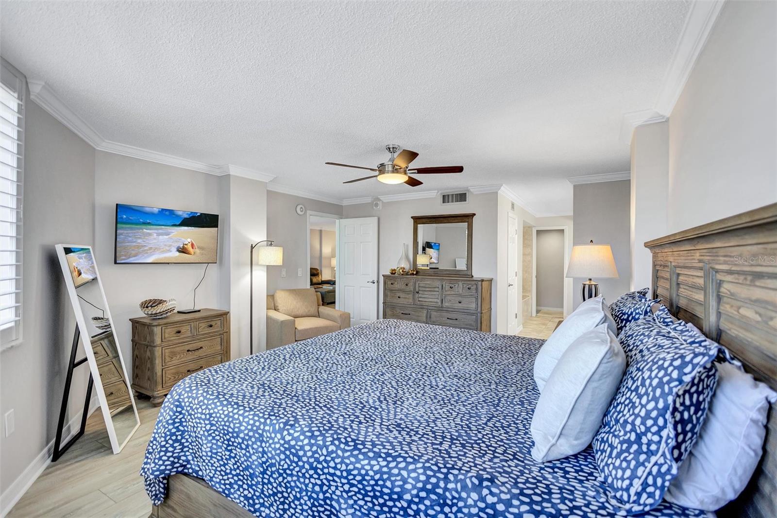 5880 MIDNIGHT PASS RD #306