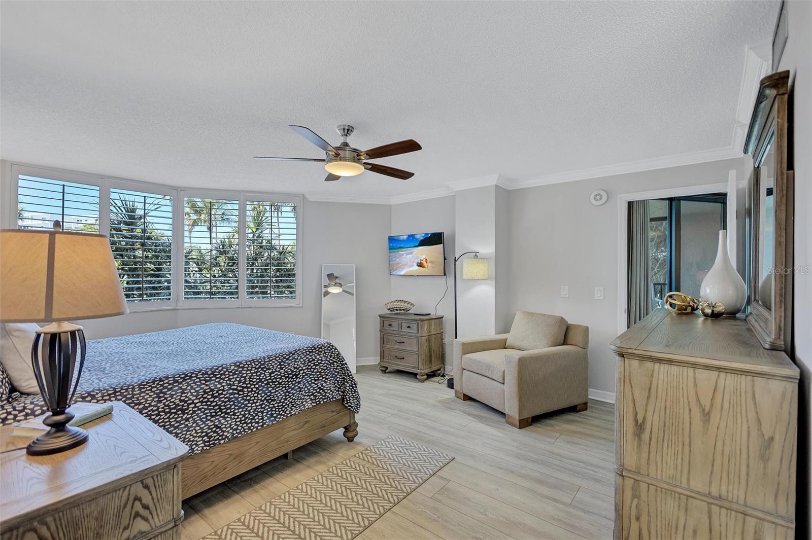 5880 MIDNIGHT PASS RD #306