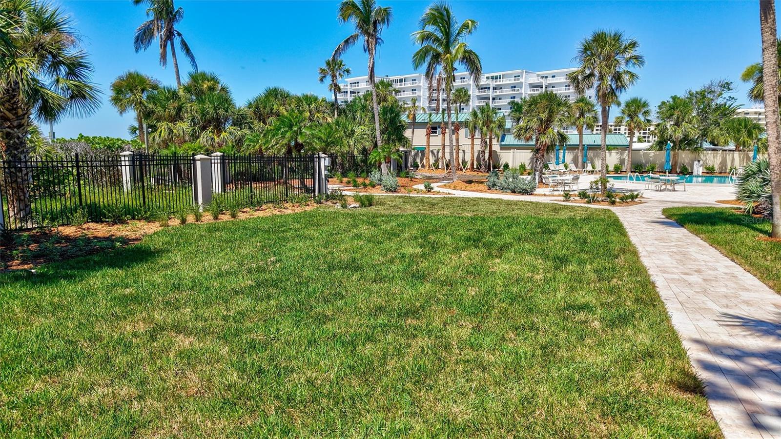 5880 MIDNIGHT PASS RD #306