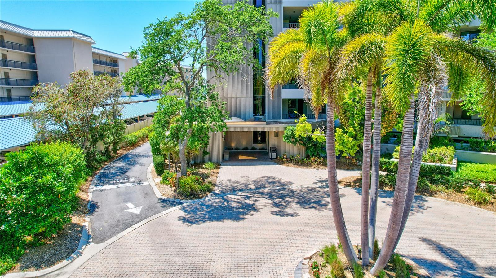 5880 MIDNIGHT PASS RD #306