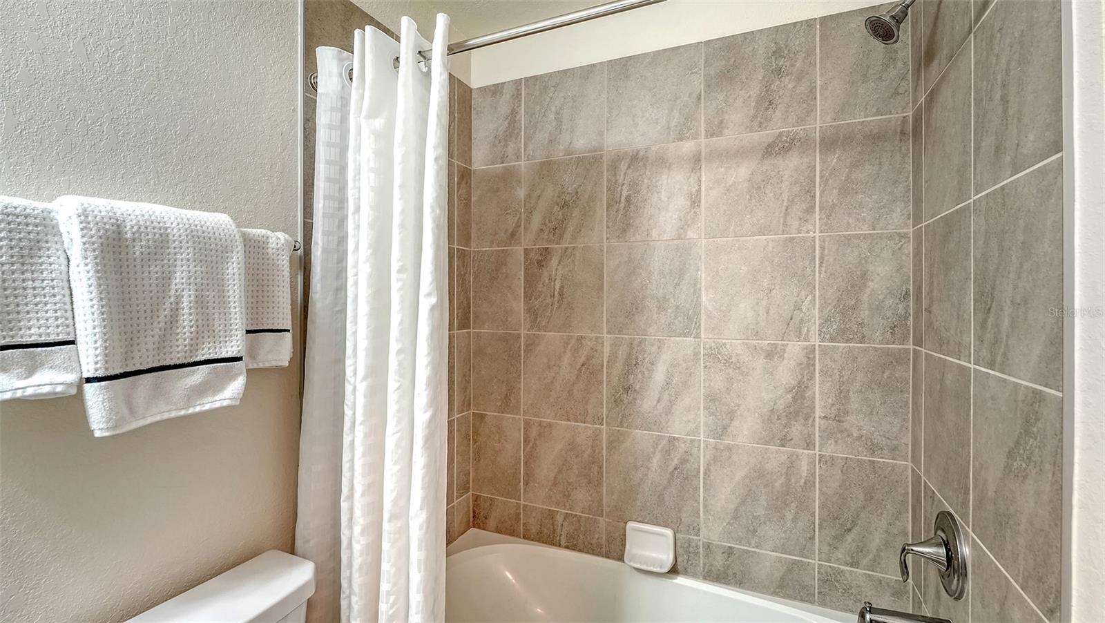 5710 PALMER CIR #103