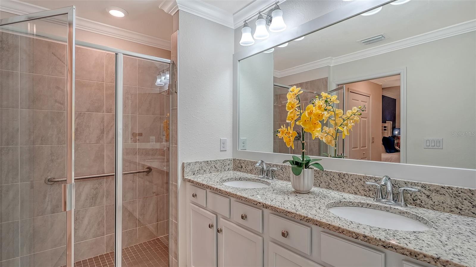 5710 PALMER CIR #103