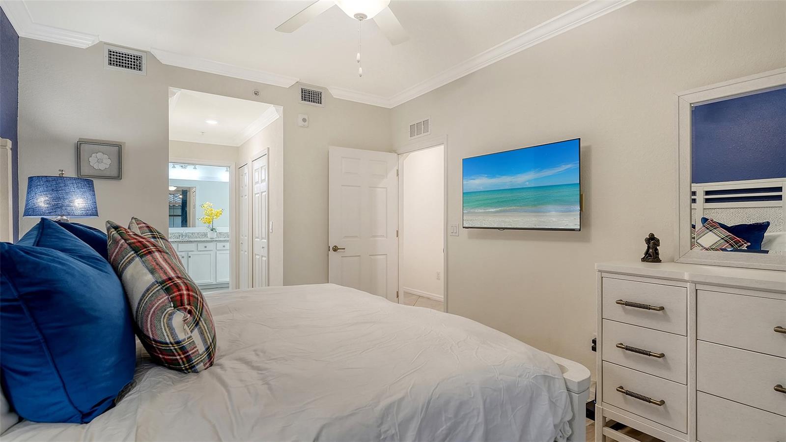 5710 PALMER CIR #103