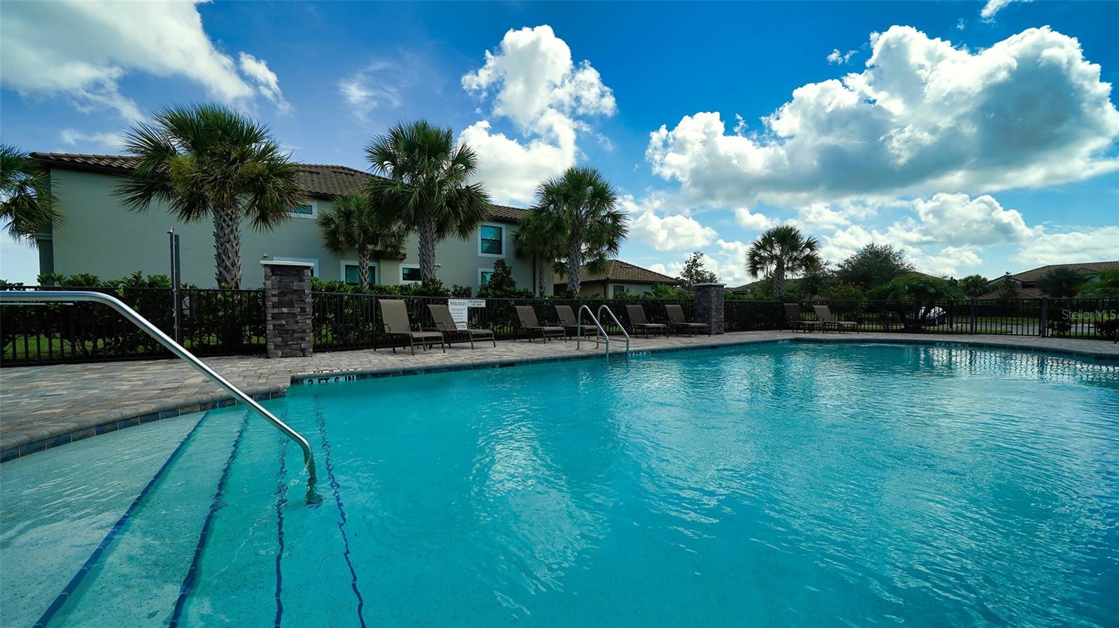 5710 PALMER CIR #103