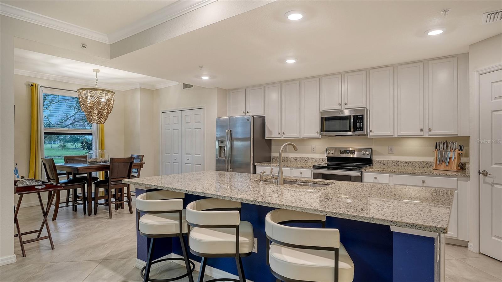 5710 PALMER CIR #103