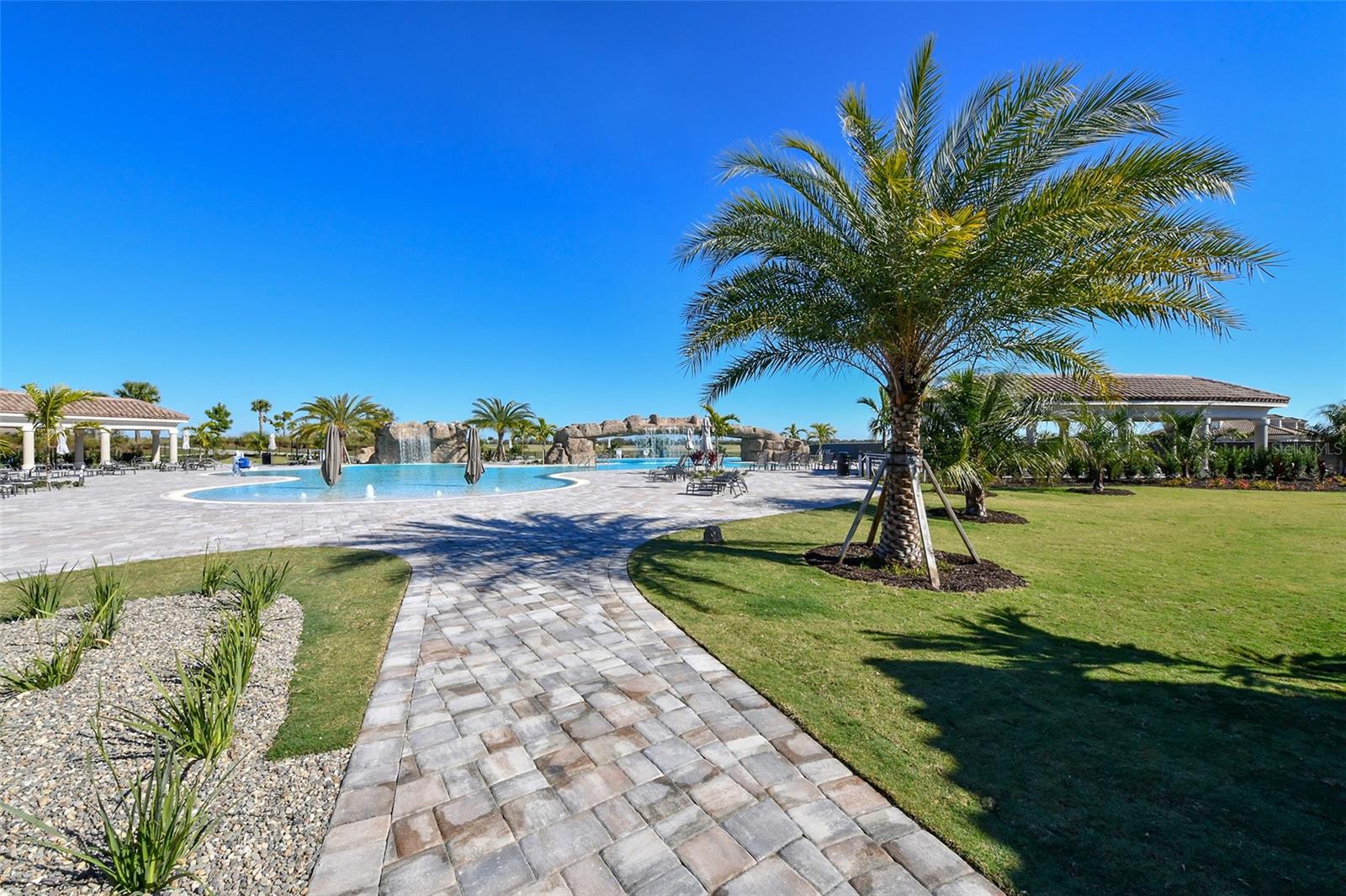 5710 PALMER CIR #103