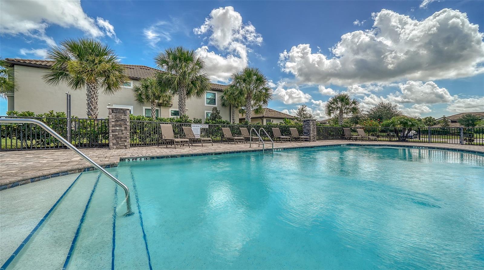 5710 PALMER CIR #103