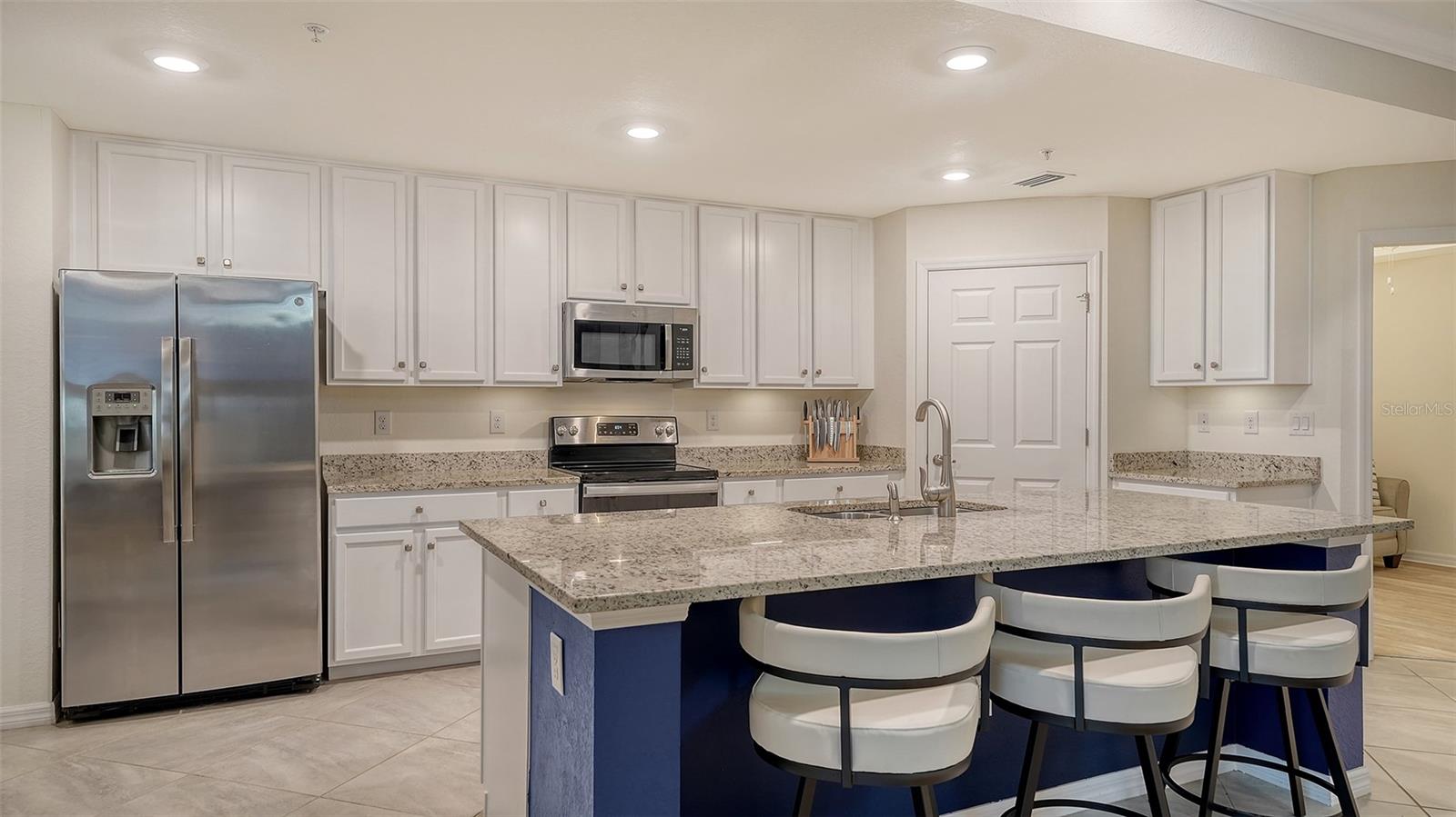 5710 PALMER CIR #103