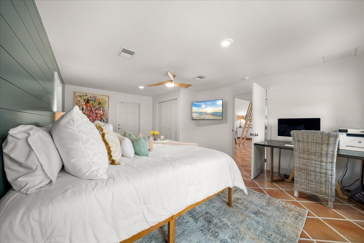 718 GOLDEN BEACH BLVD #1