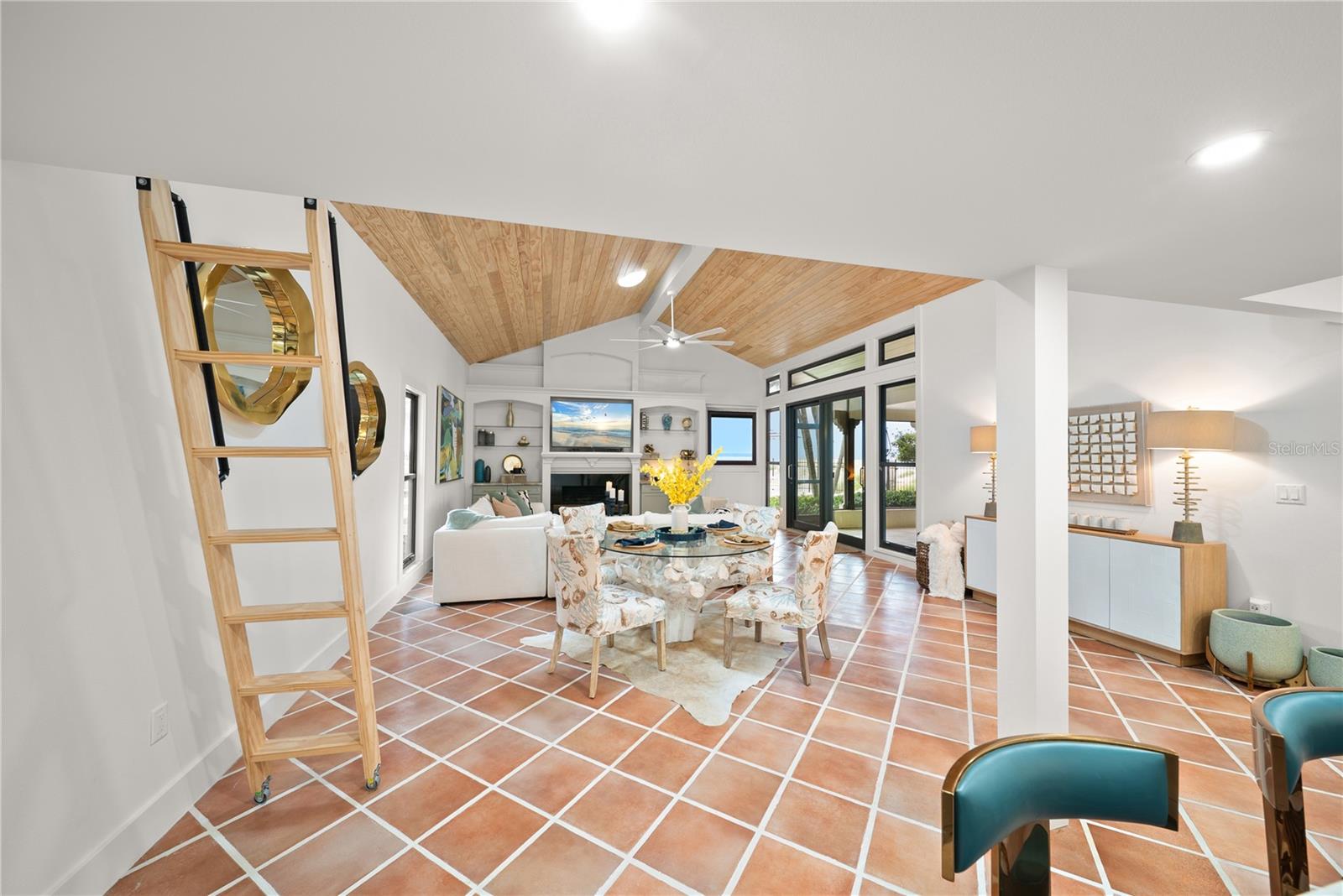 718 GOLDEN BEACH BLVD #1