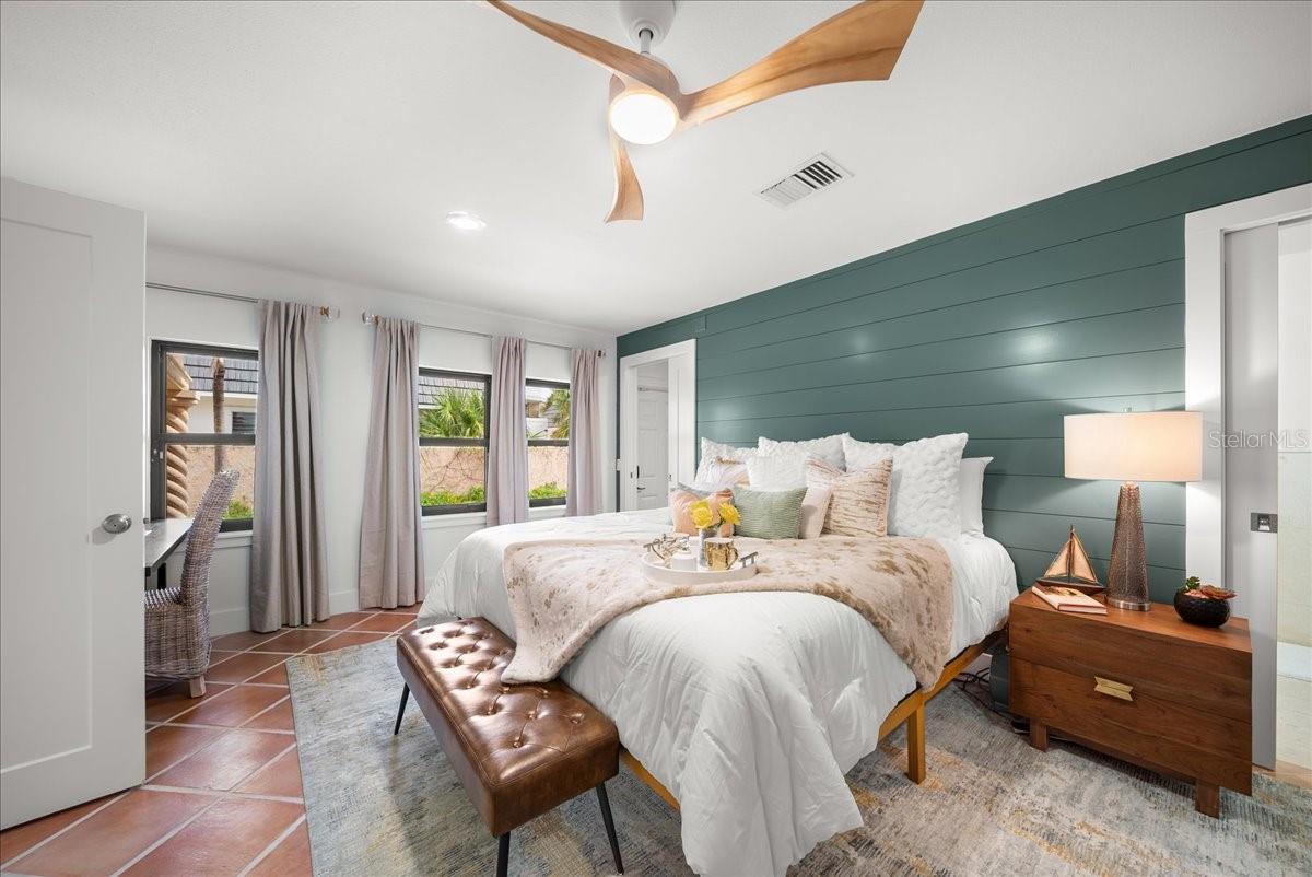 718 GOLDEN BEACH BLVD #1