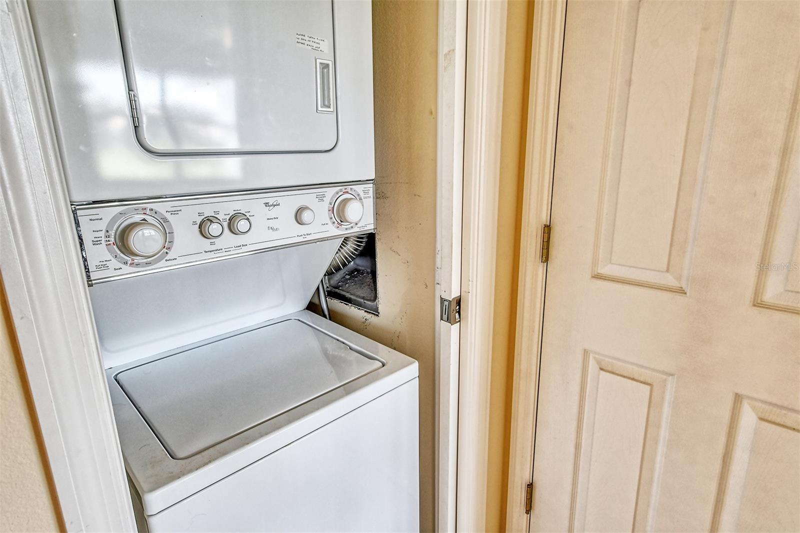 1100 CAPRI ISLES BLVD #523