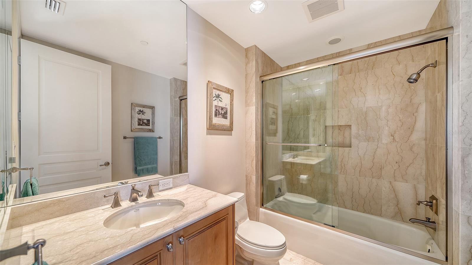 2050 BENJAMIN FRANKLIN DR #A1001