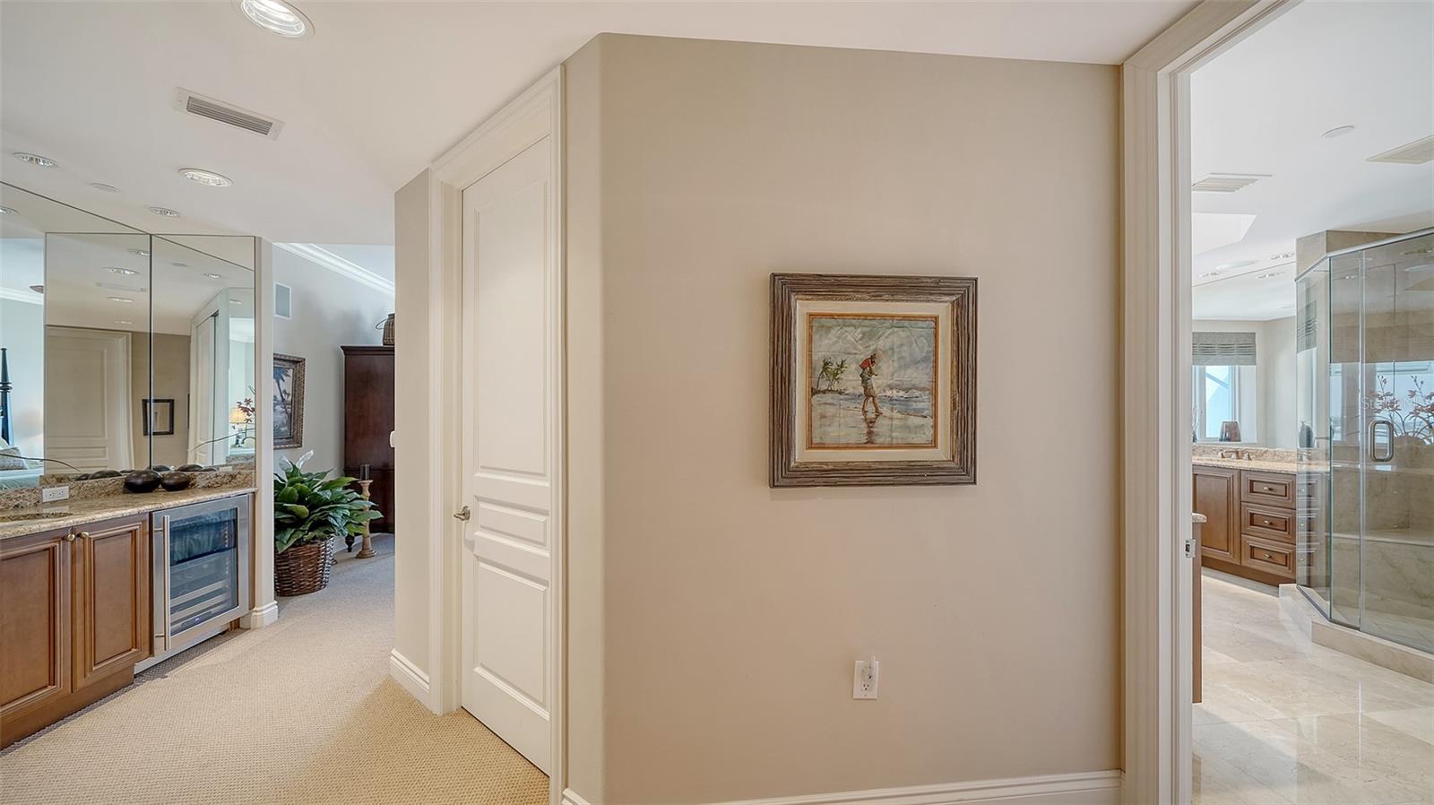 2050 BENJAMIN FRANKLIN DR #A1001