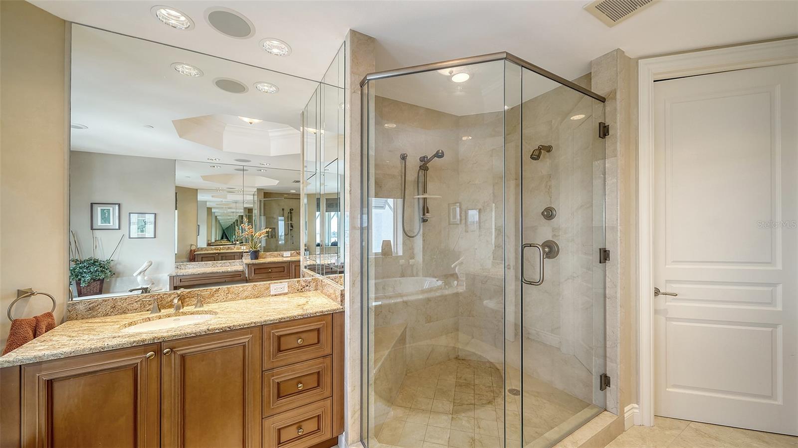 2050 BENJAMIN FRANKLIN DR #A1001