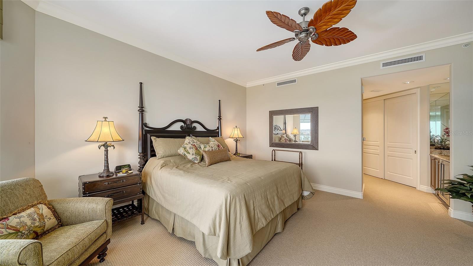 2050 BENJAMIN FRANKLIN DR #A1001