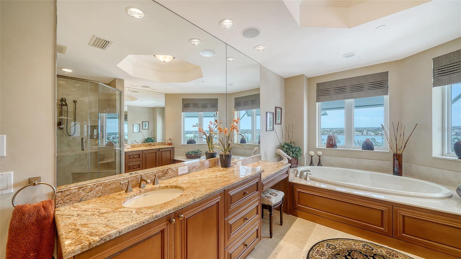 2050 BENJAMIN FRANKLIN DR #A1001