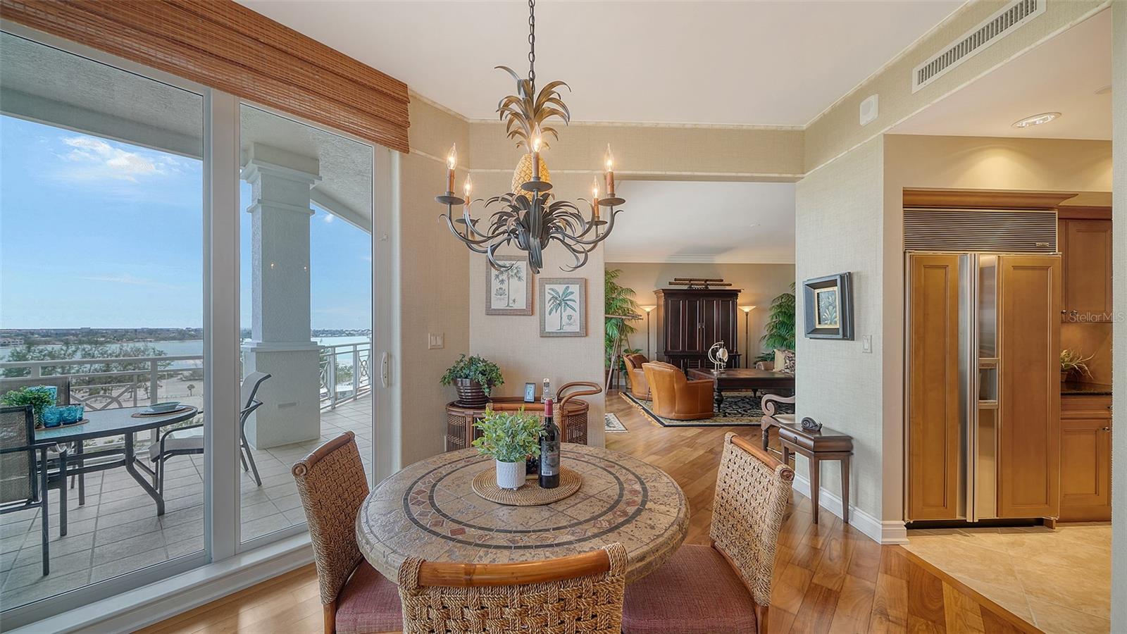 2050 BENJAMIN FRANKLIN DR #A1001