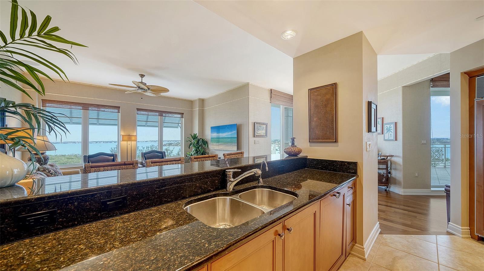 2050 BENJAMIN FRANKLIN DR #A1001