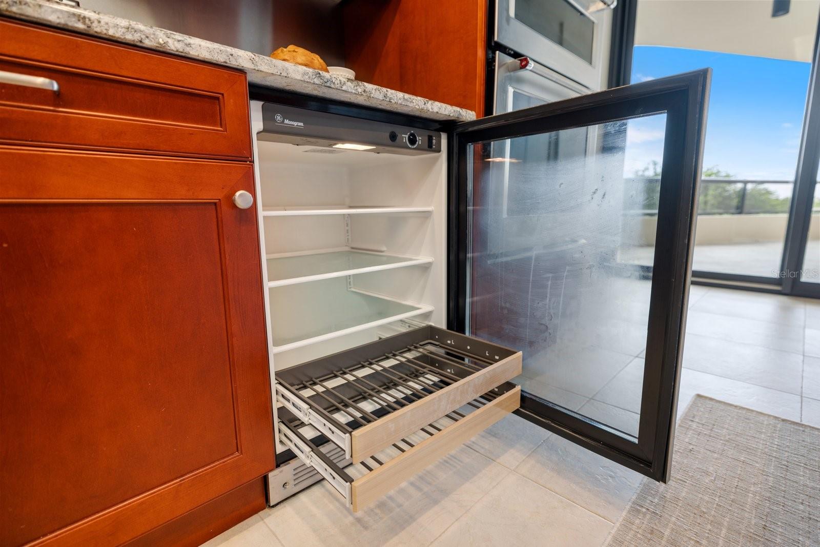 415 L AMBIANCE DR #C403