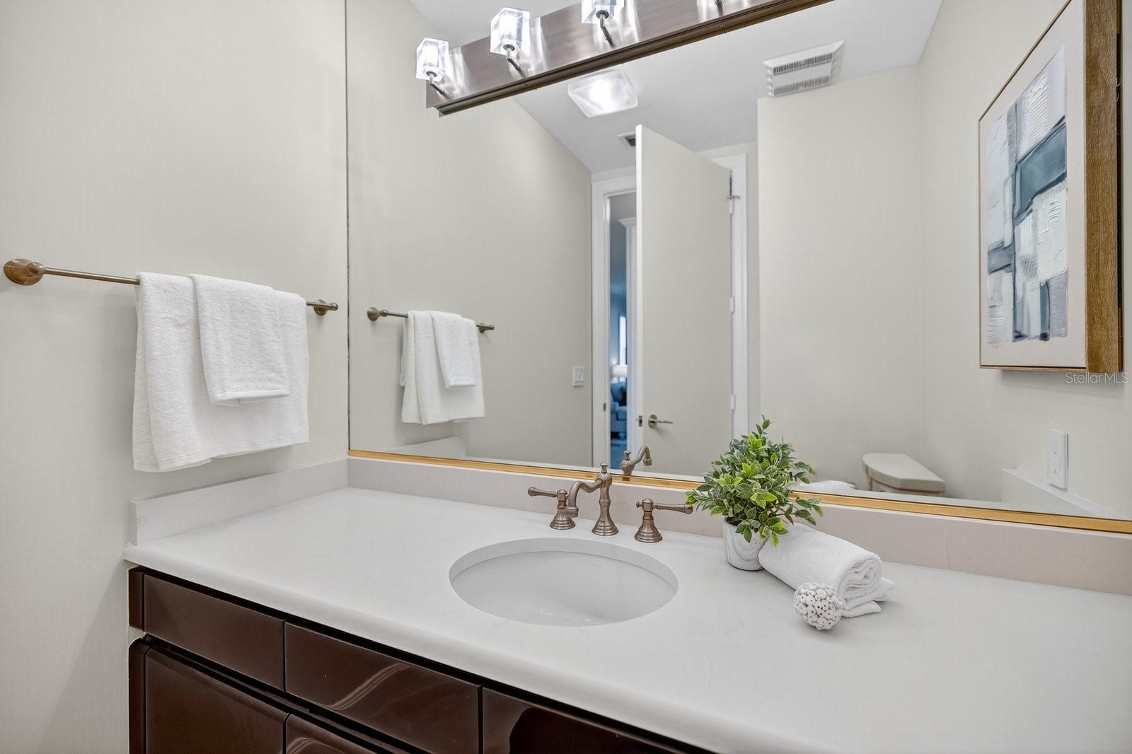 415 L AMBIANCE DR #C403